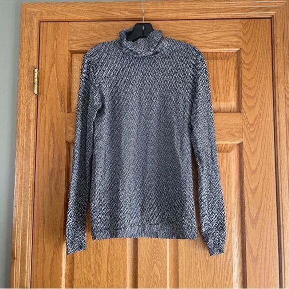 Athleta Grey Flurry Peak Turtleneck Top S - Picture 5 of 7